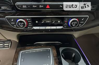 Внедорожник / Кроссовер Audi Q7 2016 в 