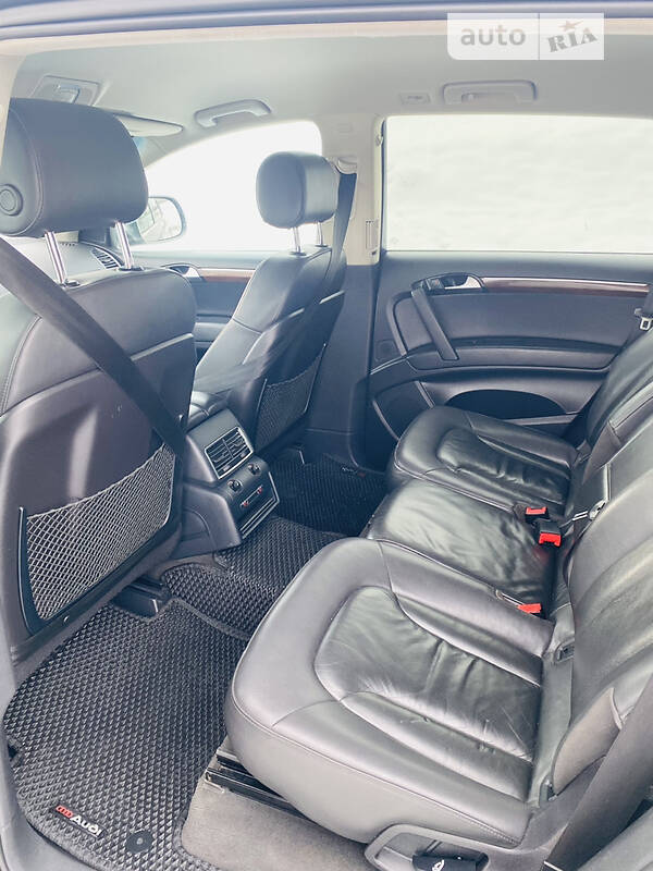 Позашляховик / Кросовер Audi Q7 2010 в Городку
