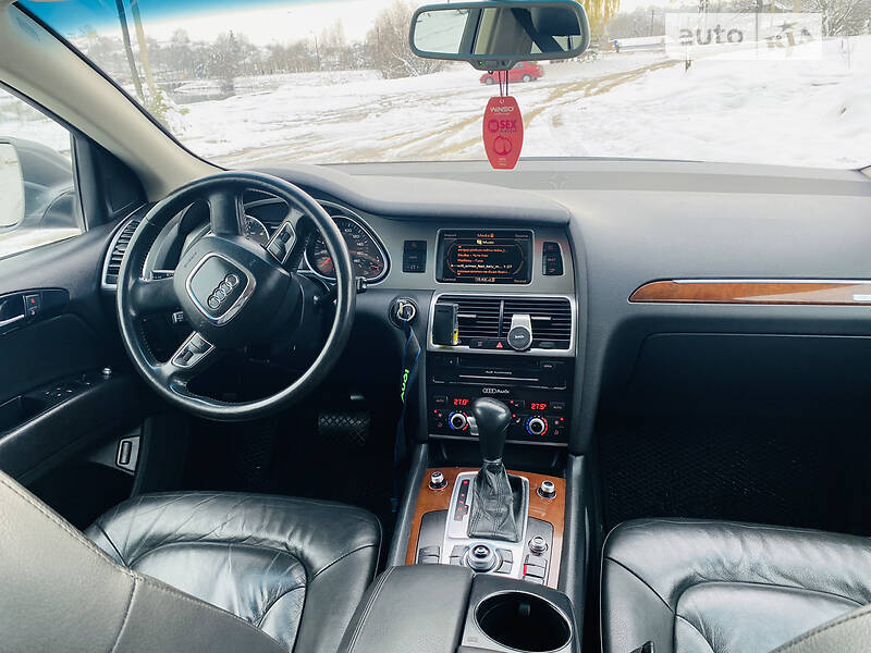 Позашляховик / Кросовер Audi Q7 2010 в Городку