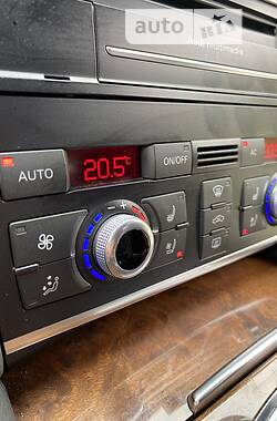 Внедорожник / Кроссовер Audi Q7 2011 в 