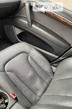 Внедорожник / Кроссовер Audi Q7 2011 в 