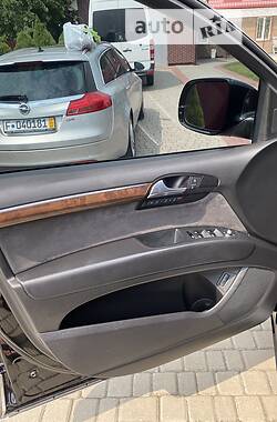 Внедорожник / Кроссовер Audi Q7 2011 в 