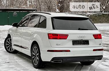 Внедорожник / Кроссовер Audi Q7 2016 в 