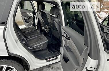 Внедорожник / Кроссовер Audi Q7 2016 в 