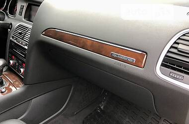 Внедорожник / Кроссовер Audi Q7 2012 в 