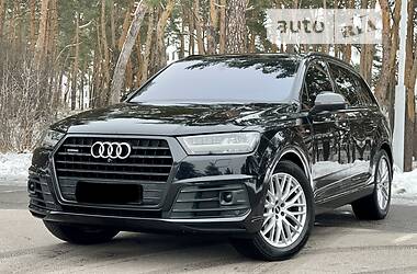 Внедорожник / Кроссовер Audi Q7 2017 в 