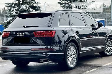 Внедорожник / Кроссовер Audi Q7 2017 в 