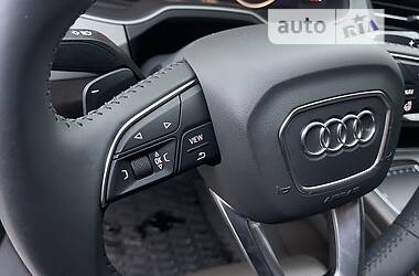 Внедорожник / Кроссовер Audi Q7 2017 в 