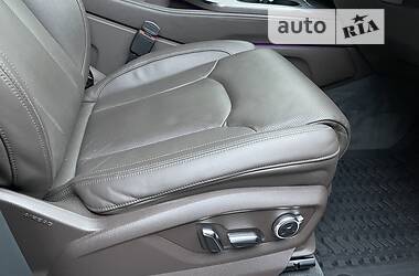 Внедорожник / Кроссовер Audi Q7 2017 в 
