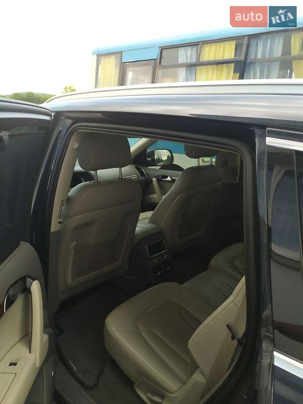 Позашляховик / Кросовер Audi Q7 2011 в Косові