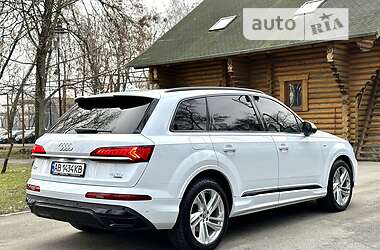 Внедорожник / Кроссовер Audi Q7 2020 в Киеве