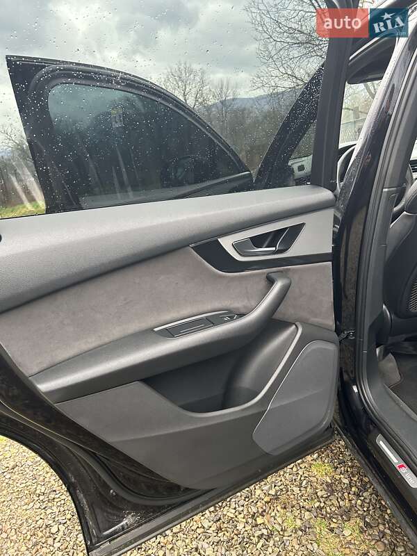 Внедорожник / Кроссовер Audi Q7 2015 в Тячеве