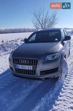 Позашляховик / Кросовер Audi Q7 2012 в 
