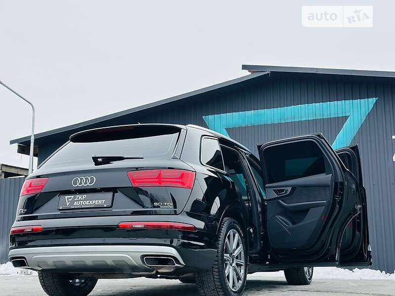 Позашляховик / Кросовер Audi Q7 2019 в Мукачевому