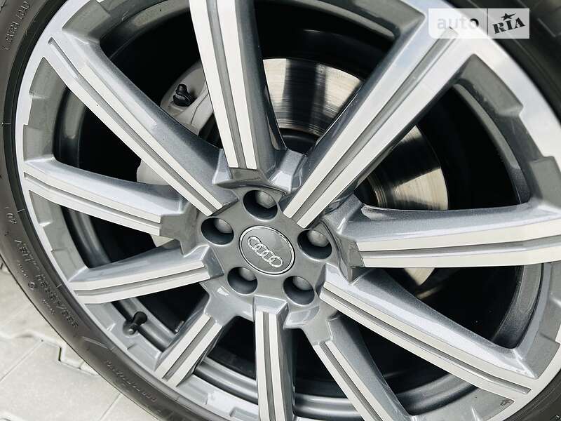 Позашляховик / Кросовер Audi Q7 2019 в Мукачевому