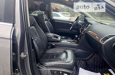 Позашляховик / Кросовер Audi Q7 2011 в Чернівцях