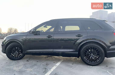 Внедорожник / Кроссовер Audi Q7 2018 в 
