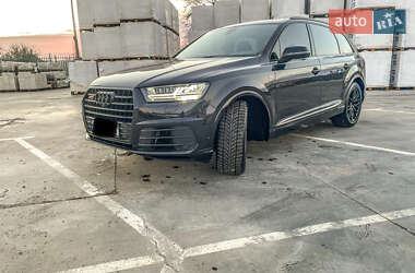 Внедорожник / Кроссовер Audi Q7 2018 в 