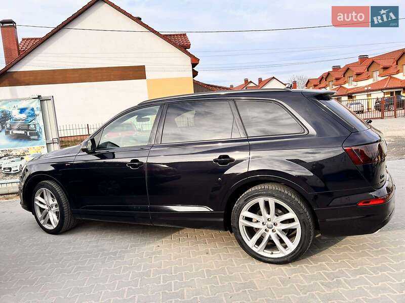 Внедорожник / Кроссовер Audi Q7 2015 в Тячеве