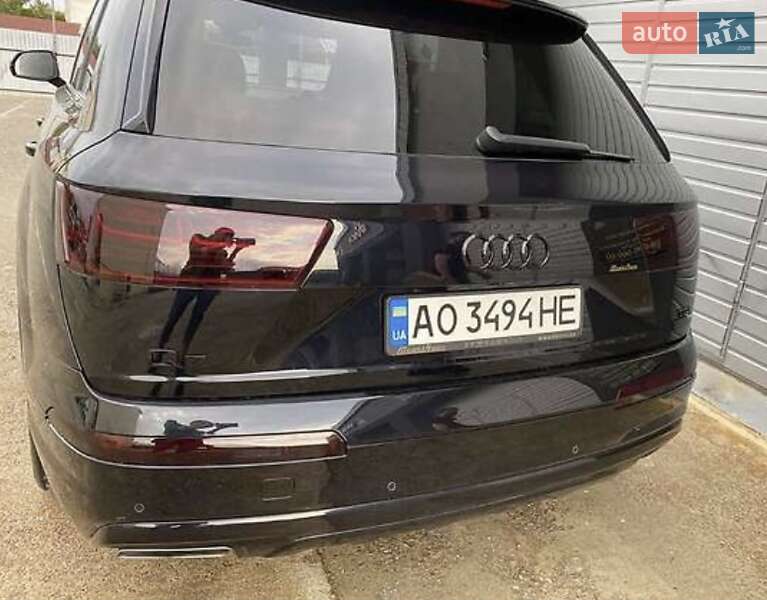 Внедорожник / Кроссовер Audi Q7 2015 в Тячеве