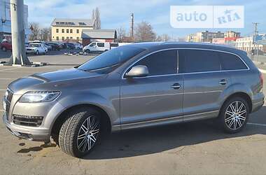 Внедорожник / Кроссовер Audi Q7 2011 в Белгороде-Днестровском