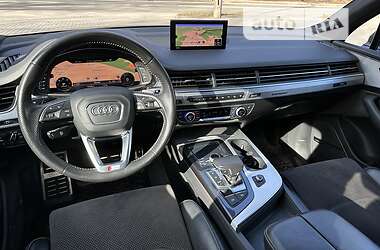 Внедорожник / Кроссовер Audi Q7 2016 в 