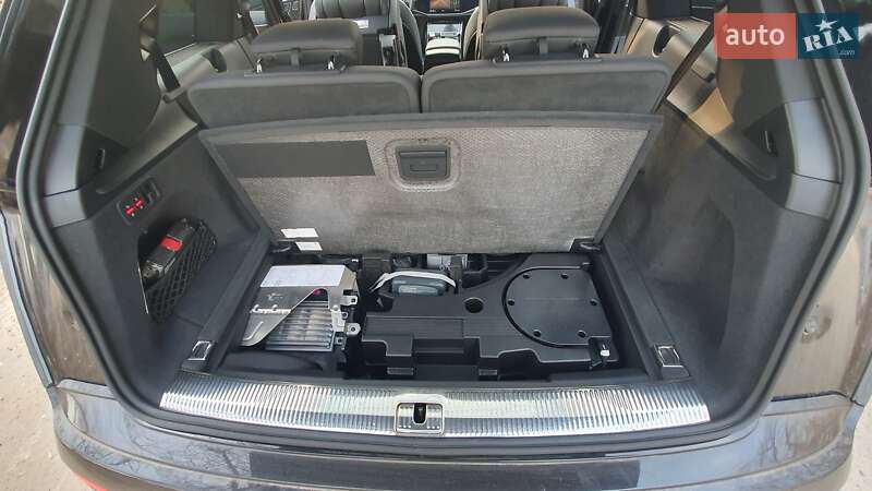 Позашляховик / Кросовер Audi Q7 2020 в Полтаві