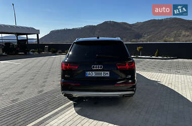 Позашляховик / Кросовер Audi Q7 2015 в 