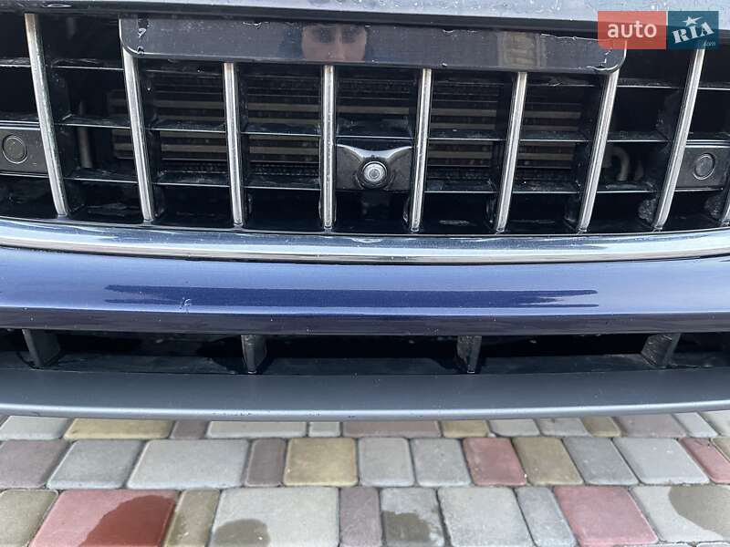 Внедорожник / Кроссовер Audi Q7 2013 в Киеве