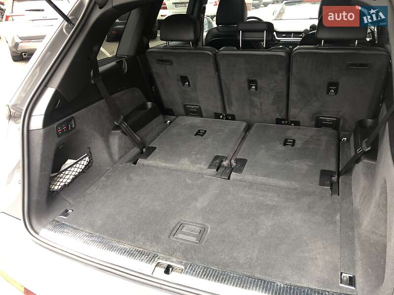 Позашляховик / Кросовер Audi Q7 2016 в Києві