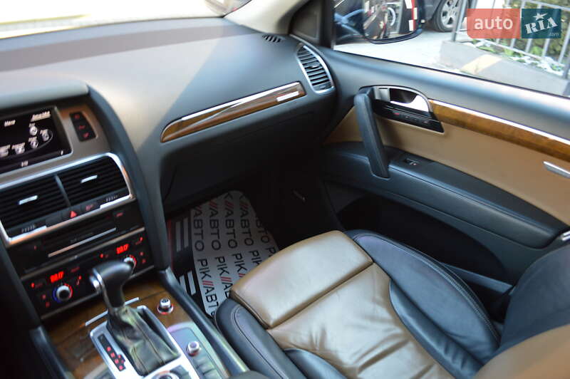 Позашляховик / Кросовер Audi Q7 2013 в Львові