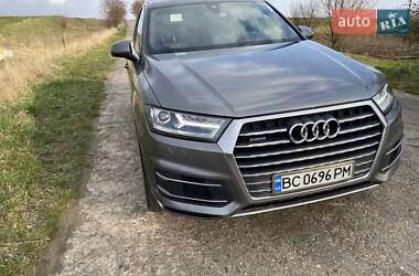 Позашляховик / Кросовер Audi Q7 2017 в 