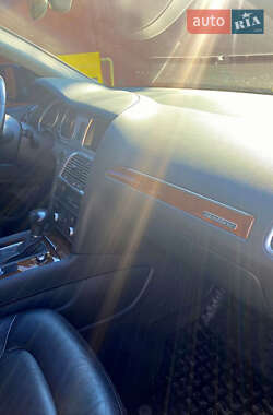Внедорожник / Кроссовер Audi Q7 2013 в 