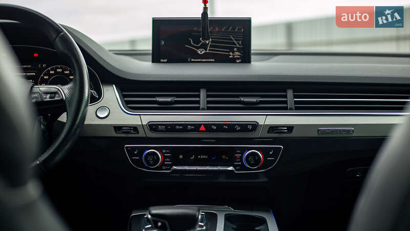 Позашляховик / Кросовер Audi Q7 2016 в Чернівцях