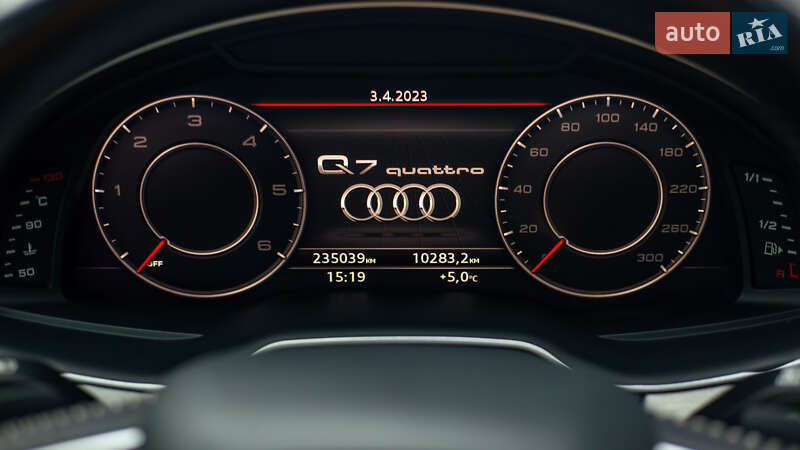 Позашляховик / Кросовер Audi Q7 2016 в Чернівцях