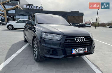Внедорожник / Кроссовер Audi Q7 2017 в 
