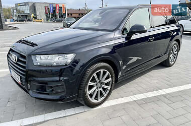Внедорожник / Кроссовер Audi Q7 2017 в 