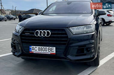 Внедорожник / Кроссовер Audi Q7 2017 в 