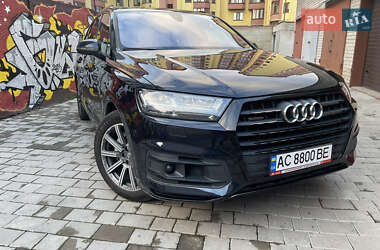 Внедорожник / Кроссовер Audi Q7 2017 в 