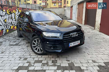 Внедорожник / Кроссовер Audi Q7 2017 в 