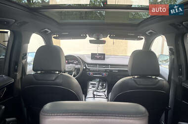 Внедорожник / Кроссовер Audi Q7 2017 в 