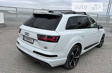 Внедорожник / Кроссовер Audi Q7 2018 в 