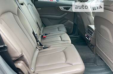 Внедорожник / Кроссовер Audi Q7 2018 в 