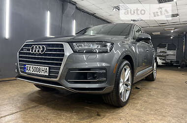 Внедорожник / Кроссовер Audi Q7 2017 в 