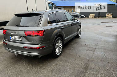 Внедорожник / Кроссовер Audi Q7 2017 в 