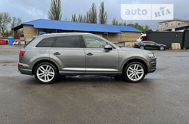 Внедорожник / Кроссовер Audi Q7 2017 в 