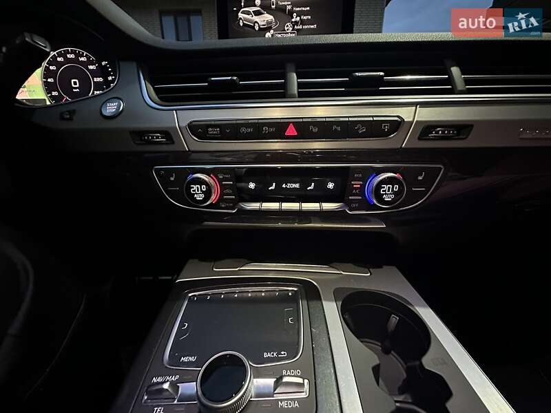 Позашляховик / Кросовер Audi Q7 2017 в Києві