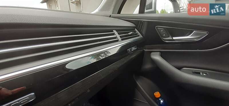 Позашляховик / Кросовер Audi Q7 2018 в Львові