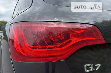 Внедорожник / Кроссовер Audi Q7 2012 в 