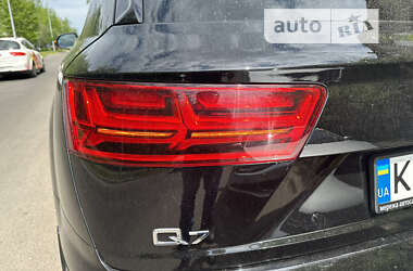 Внедорожник / Кроссовер Audi Q7 2017 в 